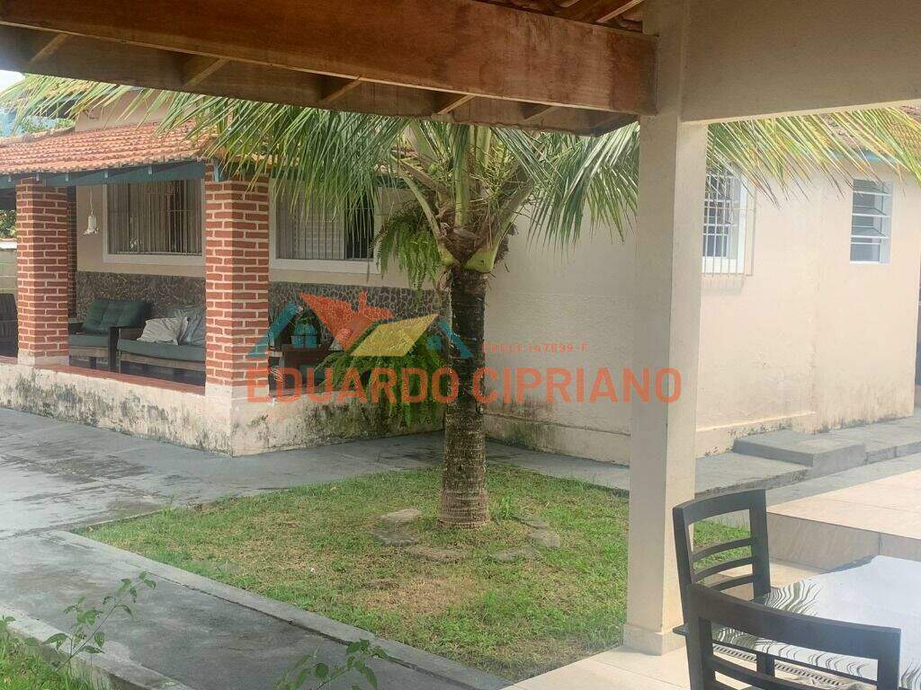 Casa à venda no Balneário Copacabana: 