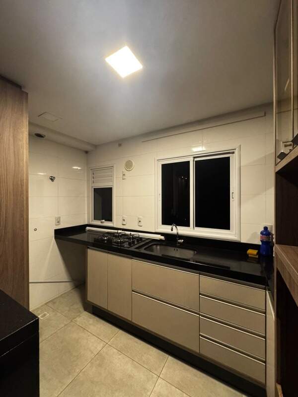 Apartamento à venda no Perequê: 