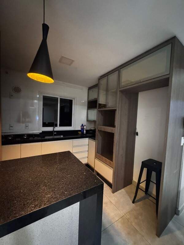 Apartamento à venda no Perequê: 