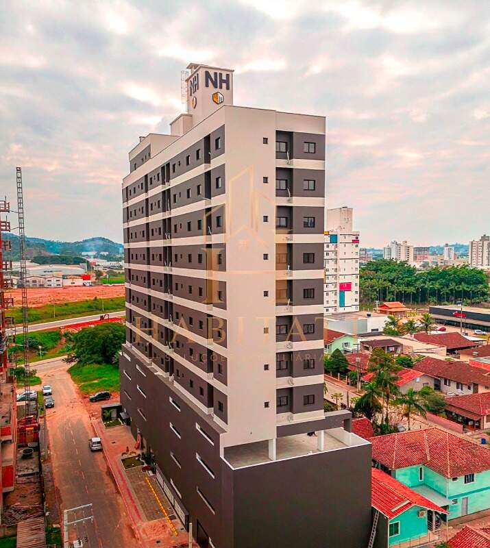 Apartamento à venda no Centro II: 