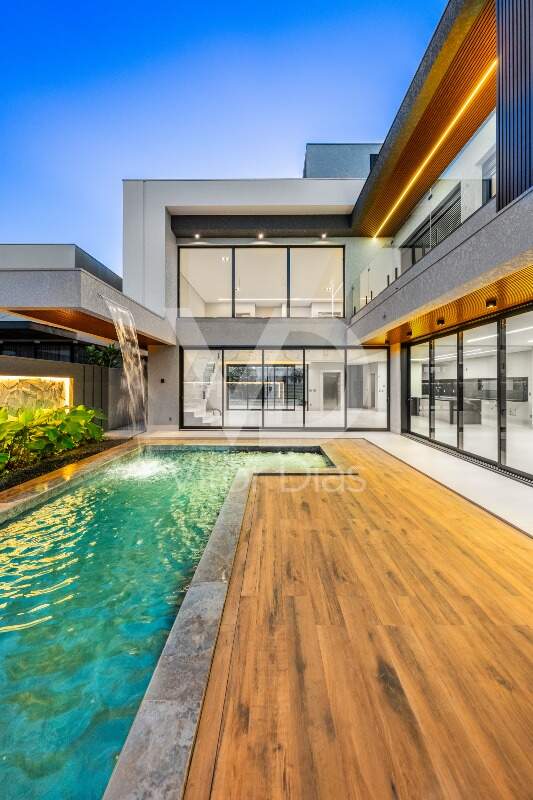 Casa à venda no Jardim Royal Boulevard do Cerrado: 