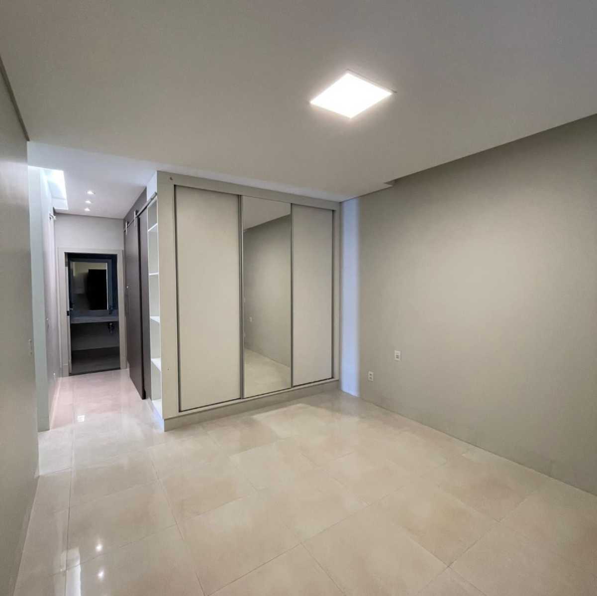 Casa à venda no Jardim Royal Boulevard do Cerrado: 