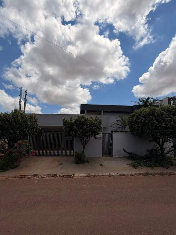 Casa à venda no Jardim Tancredo Neves: 