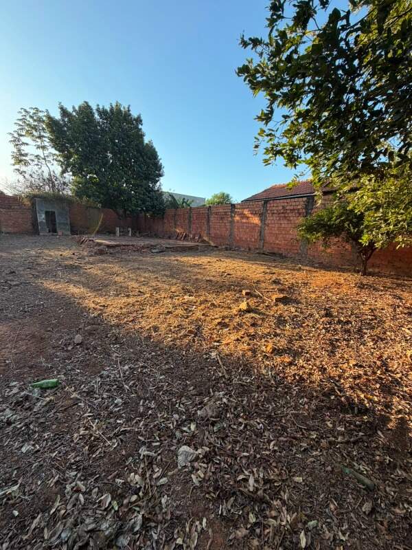 Lote à venda no Jardim Iguassu II: 