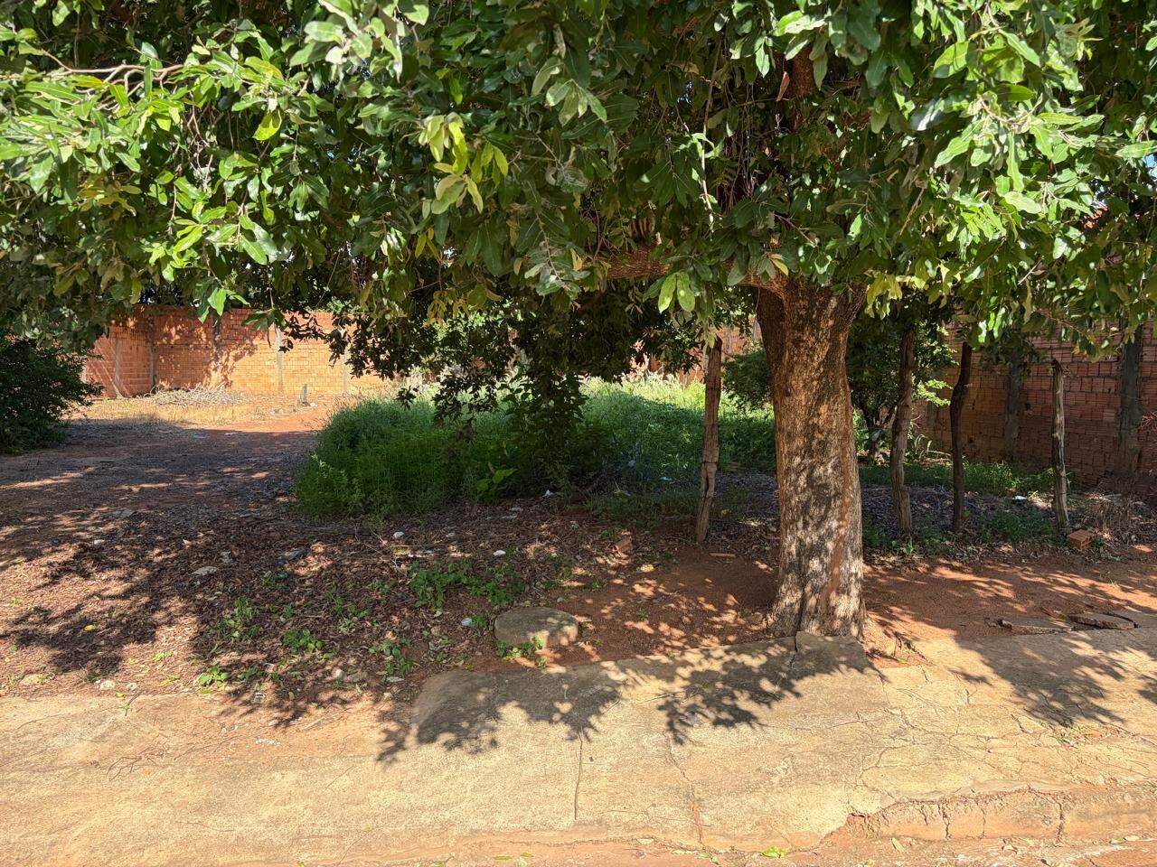 Lote à venda no Jardim Iguassu II: 