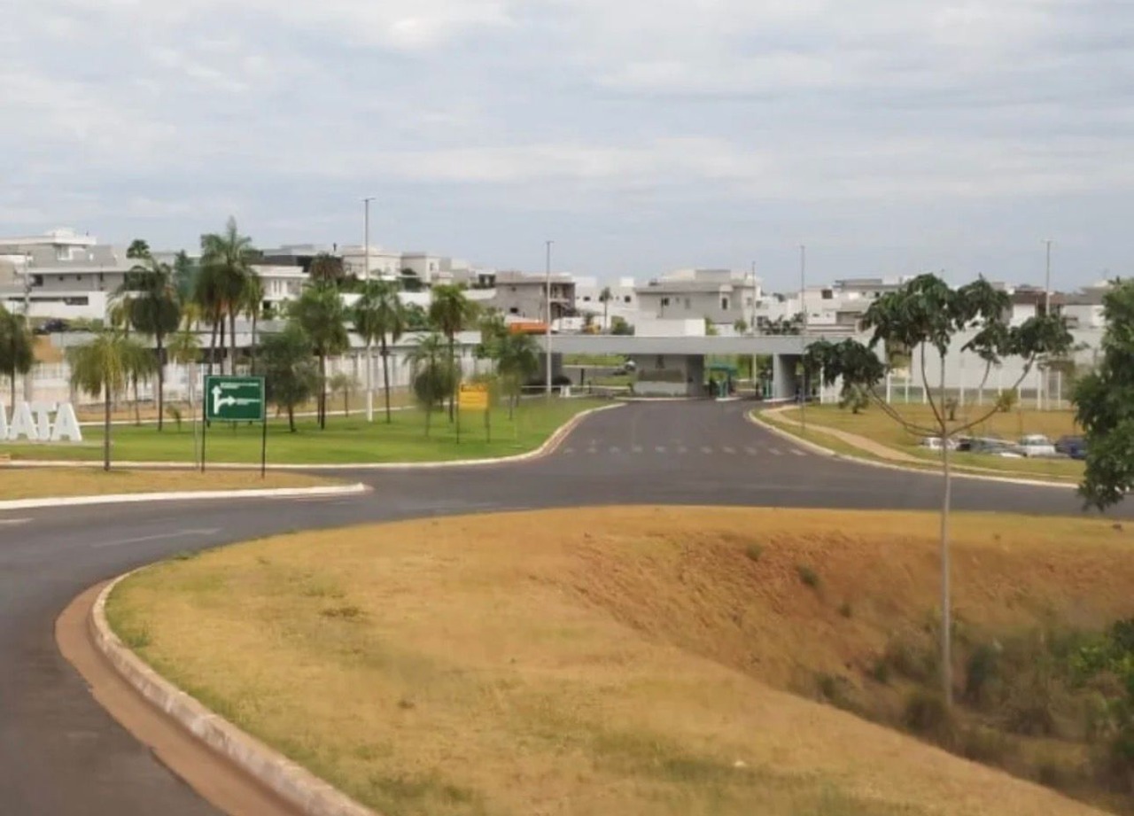 Lote à venda no Condomínio Florais da Mata: 
