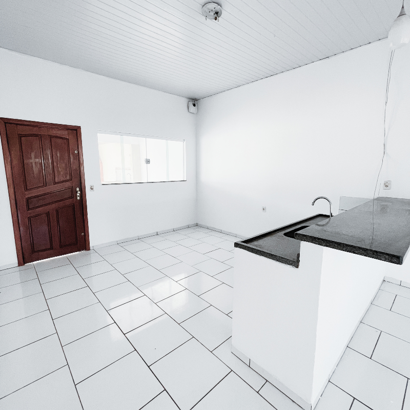 Casa para aluguel no Cidade Salmen: 