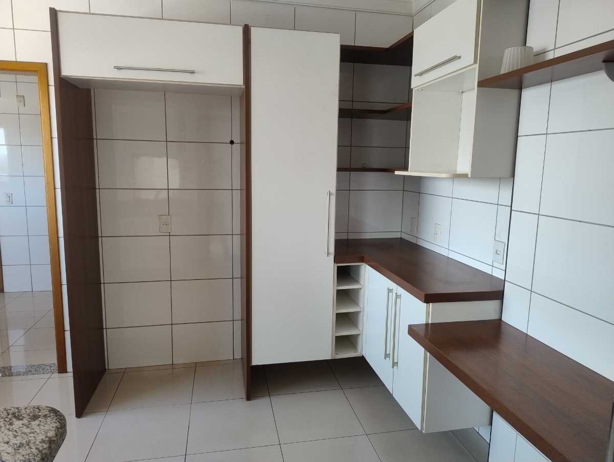 Apartamento à venda no Edifício Riviera Do Sul - Rondonópolis : 