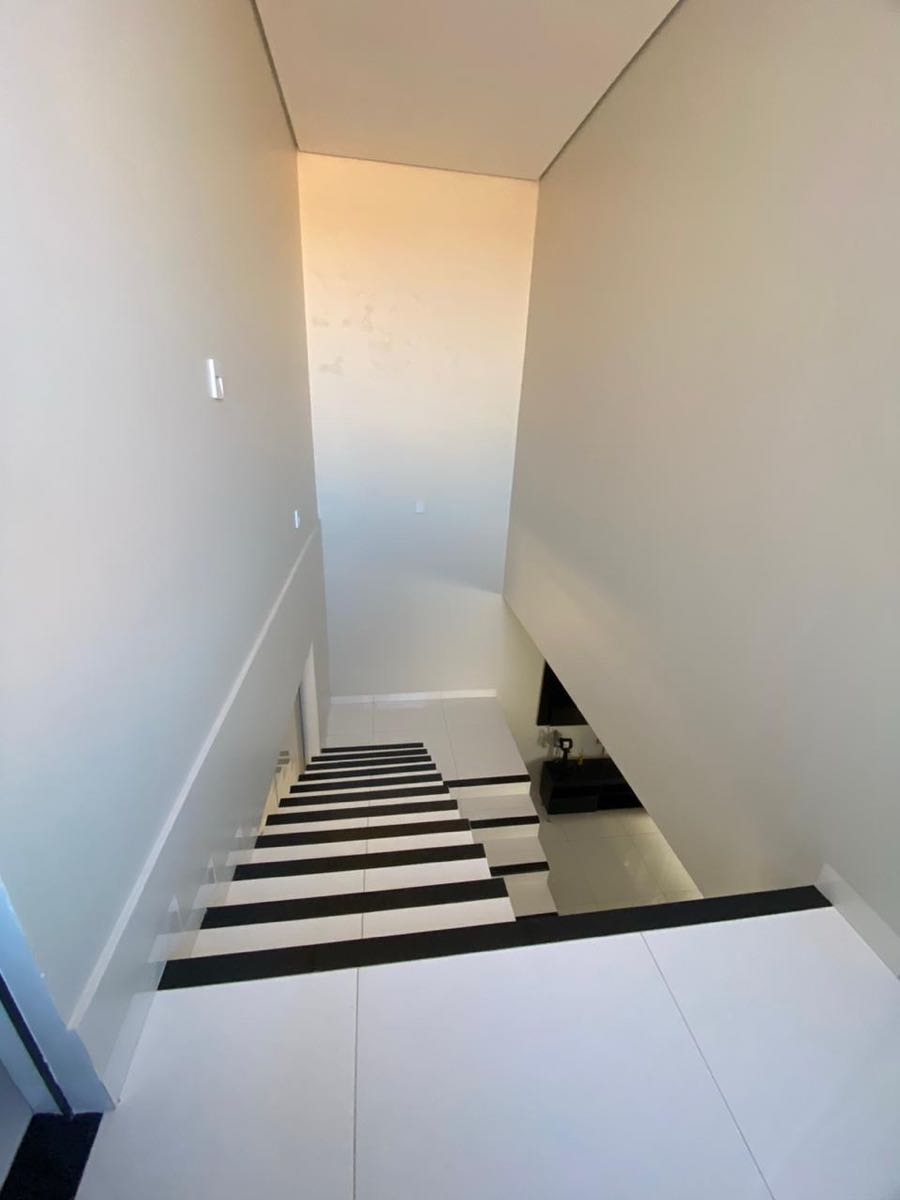 Casa à venda no Loteamento Parque dos Lírios: 