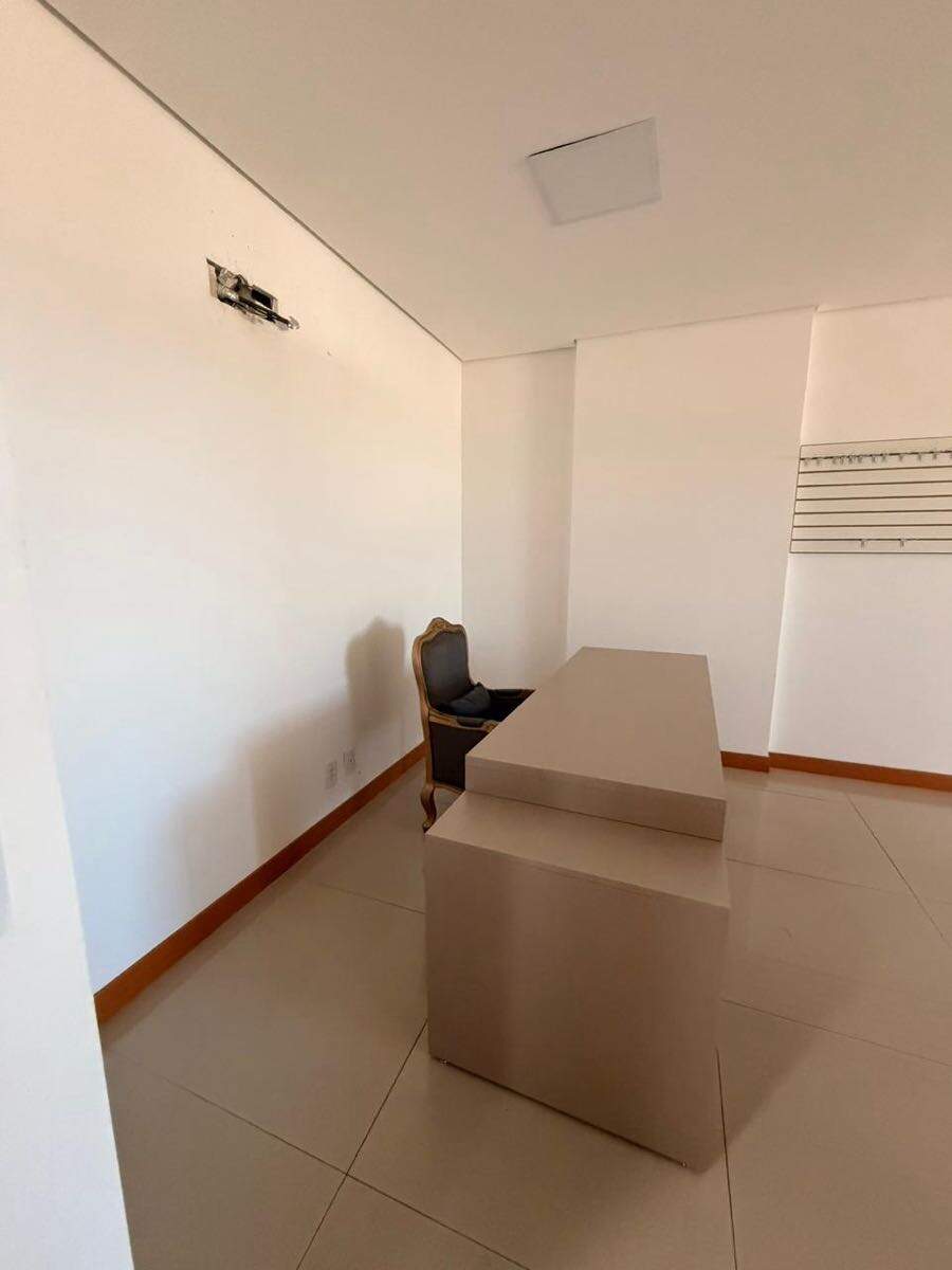 Sala à venda no Centro: 
