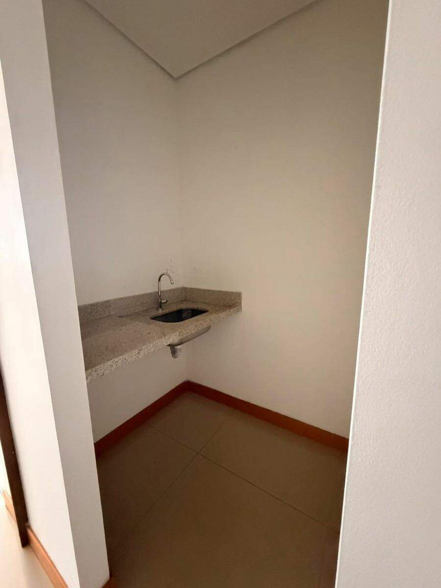 Sala à venda no Centro: 