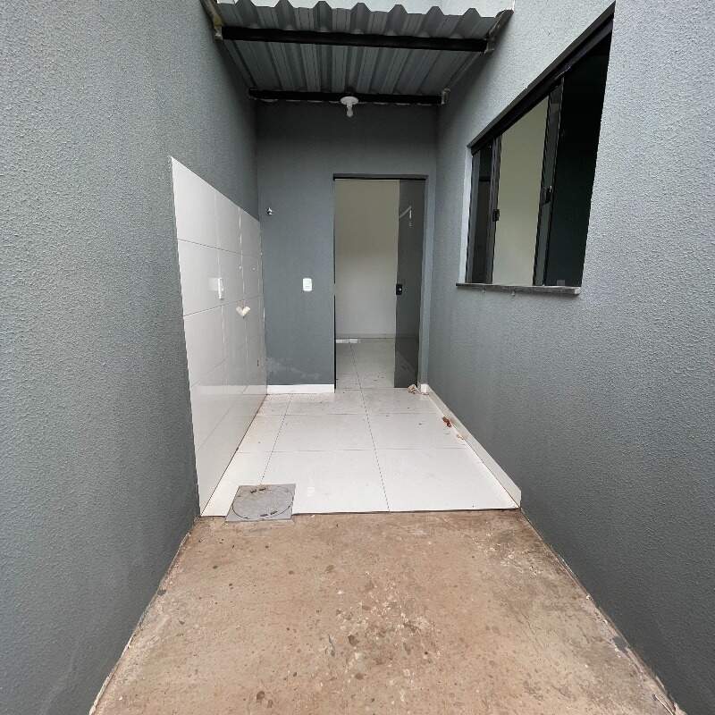 Casa à venda no Jardim Tropical: 