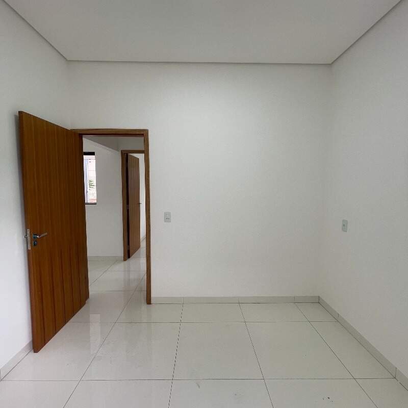 Casa à venda no Jardim Tropical: 