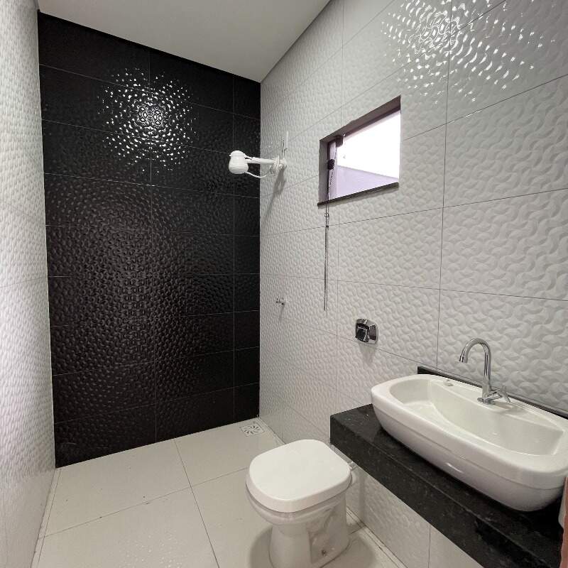 Casa à venda no Jardim Tropical: 