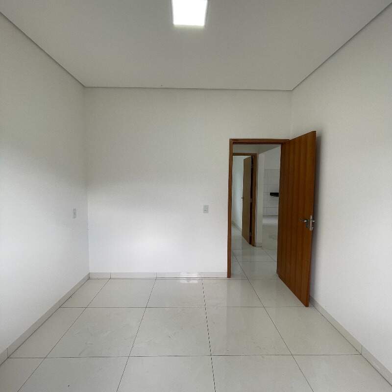 Casa à venda no Jardim Tropical: 