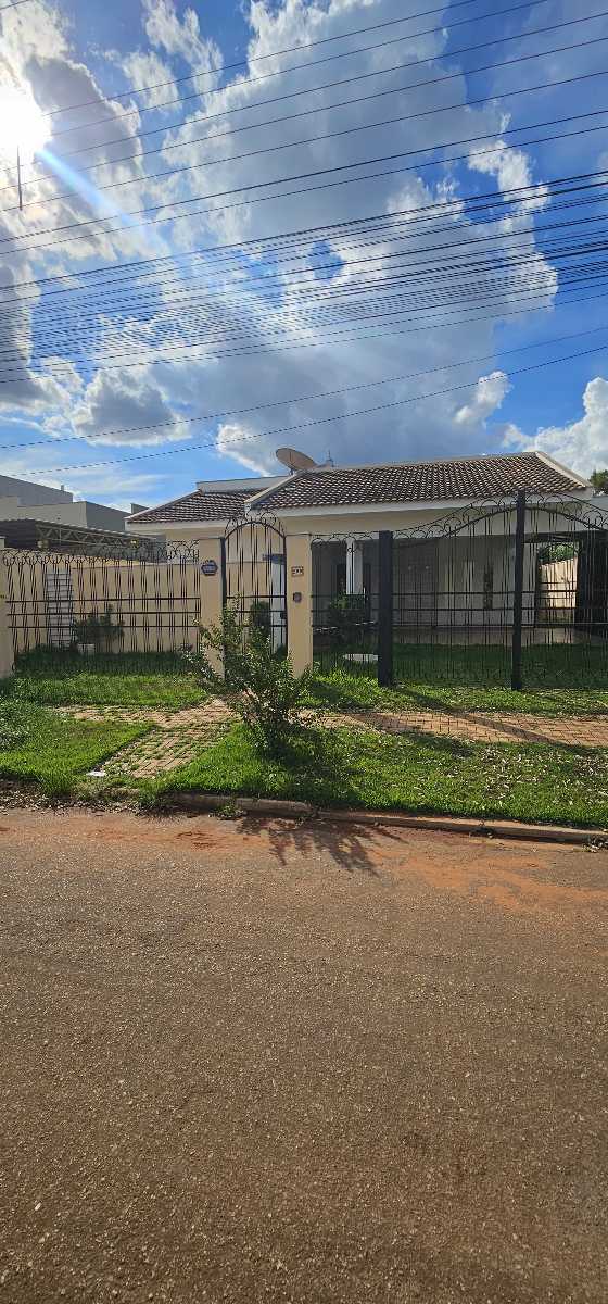 Casa para aluguel no Parque Sagrada Família: 