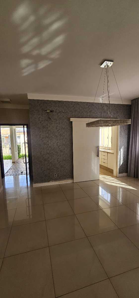 Casa para aluguel no Parque Sagrada Família: 