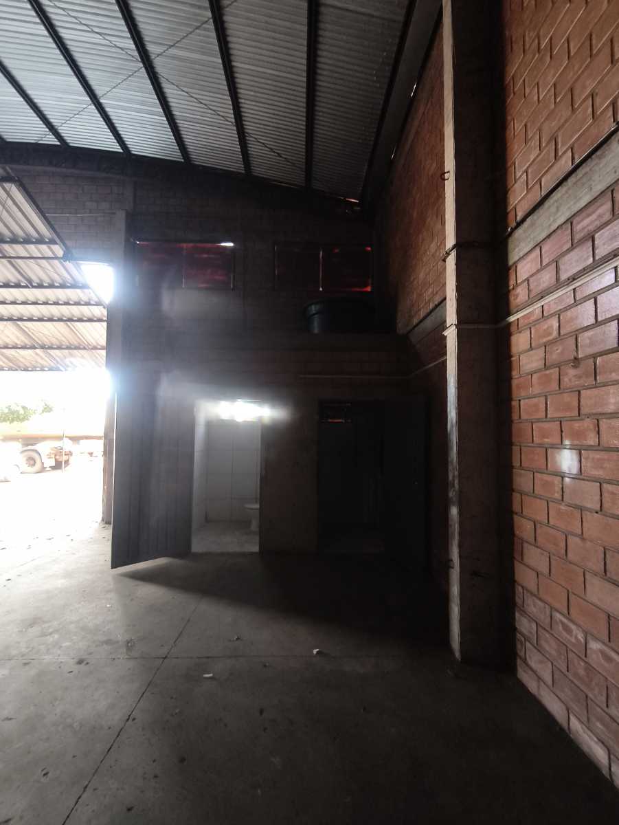 Galpão para aluguel no Vila Salmem: 