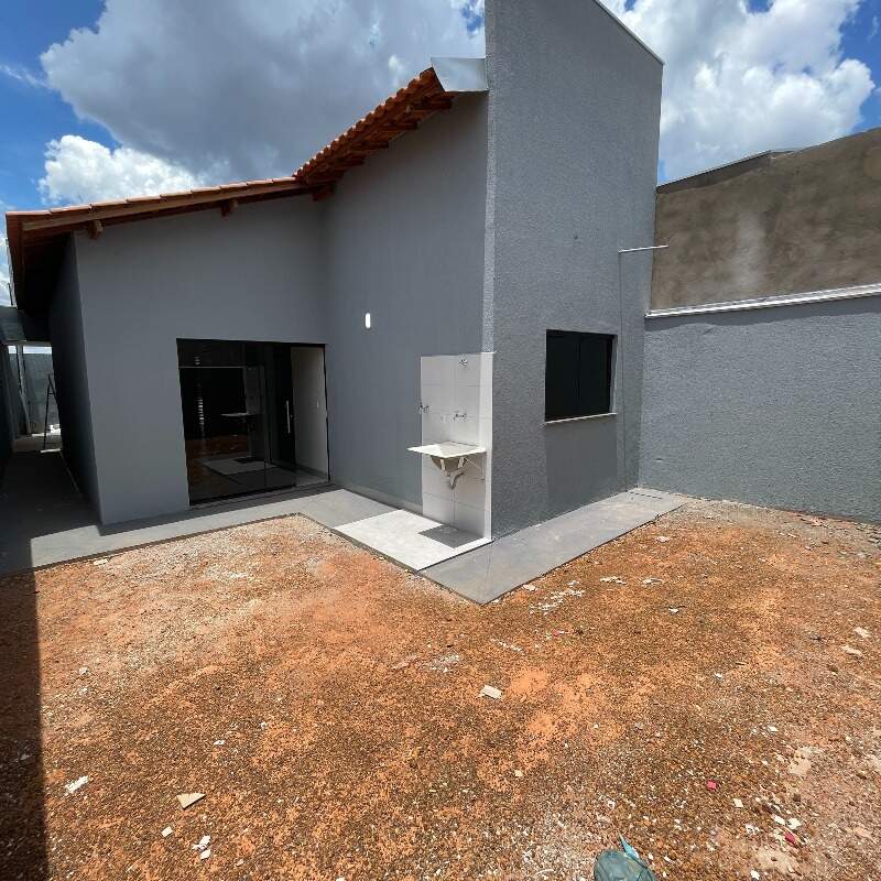 Casa à venda no Setor Residencial Granville II: 6. quintal