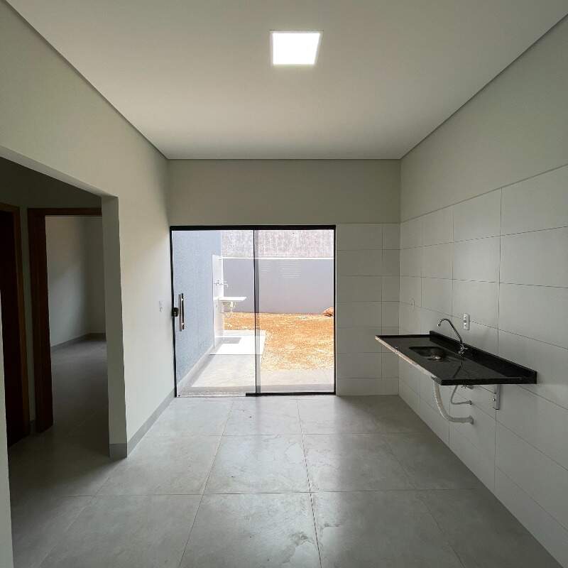 Casa à venda no Setor Residencial Granville II: 2. cozinha
