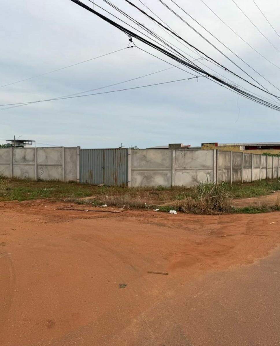 Lote à venda no Parque Sagrada Família: 
