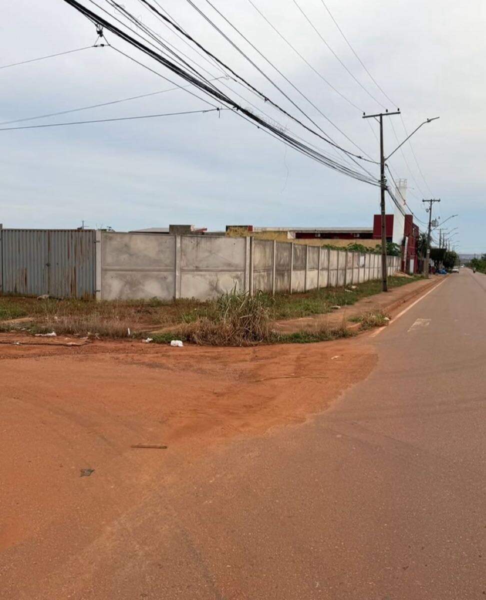 Lote à venda no Parque Sagrada Família: 