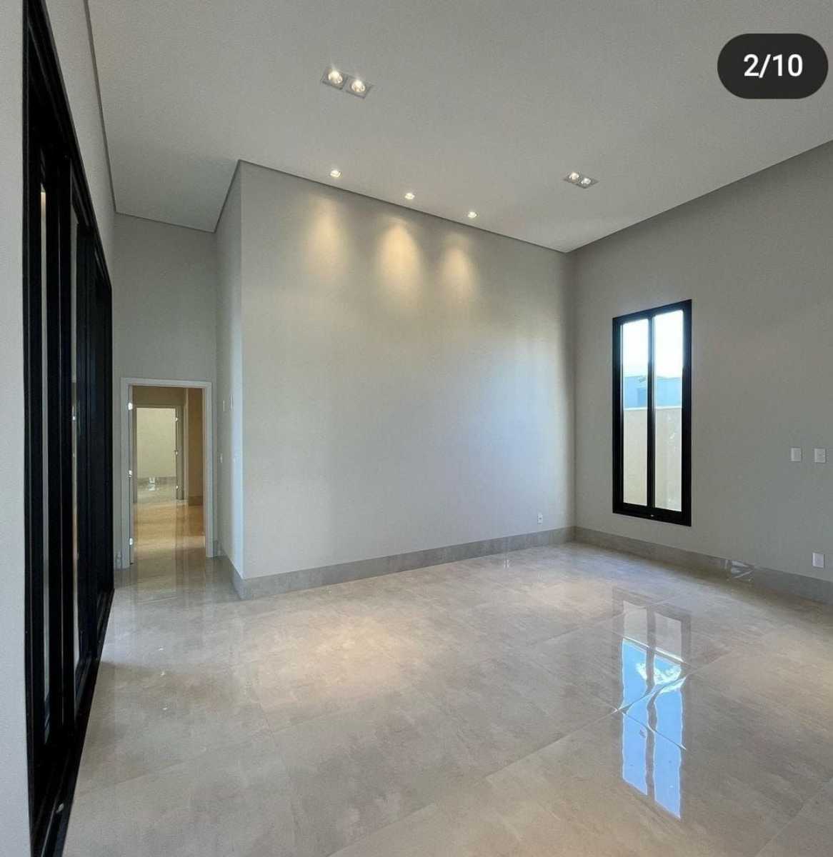 Casa à venda no Jardim Royal Boulevard do Cerrado: 