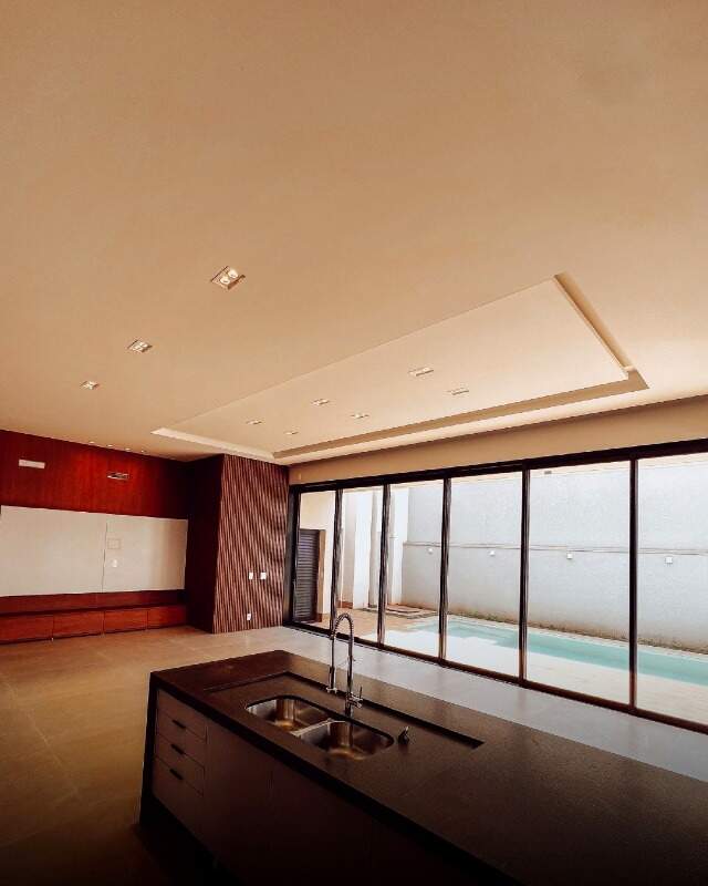 Casa para aluguel no Jardim Royal Boulevard do Cerrado: 