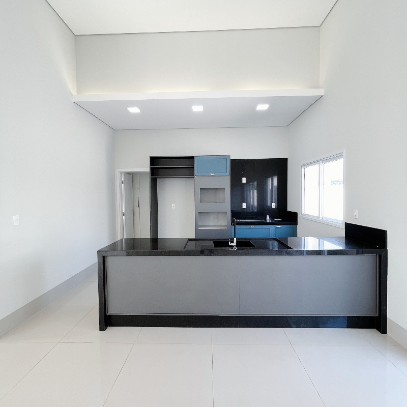 Casa para aluguel no Jardim Village do Cerrado: 3. Cozinha 