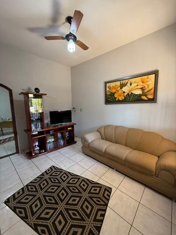 Casa à venda no Jardim Guanabara: sala de tv