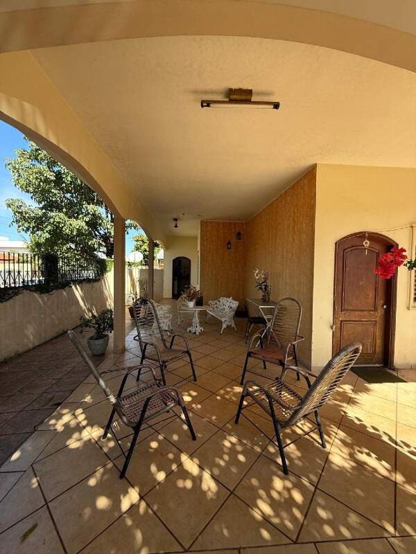 Casa à venda no Jardim Guanabara: varanda frente