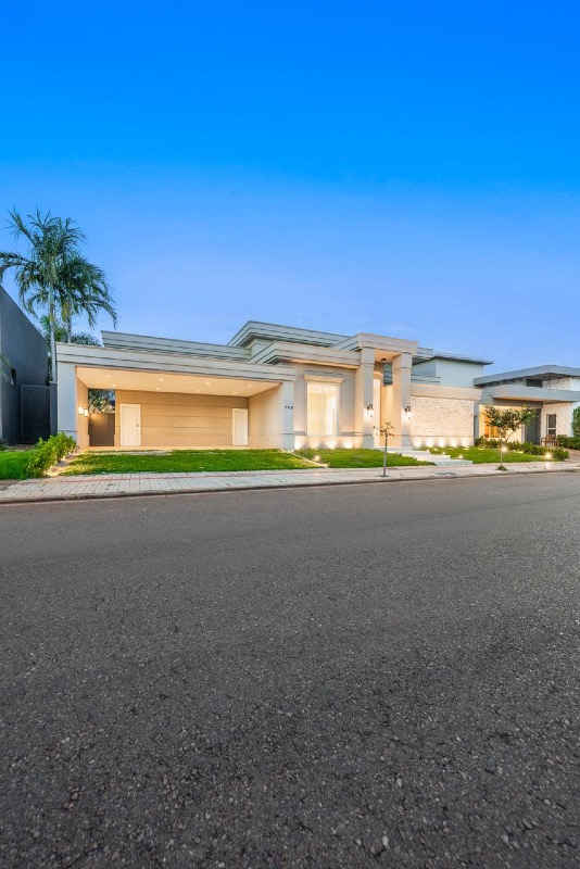 Casa à venda no Jardim Royal Boulevard do Cerrado: fachada