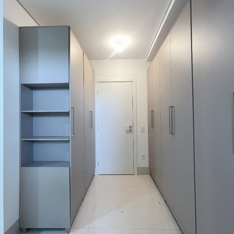 Apartamento para aluguel no Setor Residencial Granville I: 5.  Closet Suíte Master