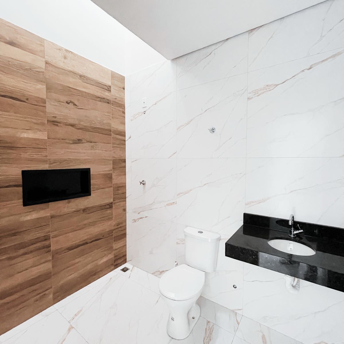 Casa à venda no Jardim Santa Barbara: 