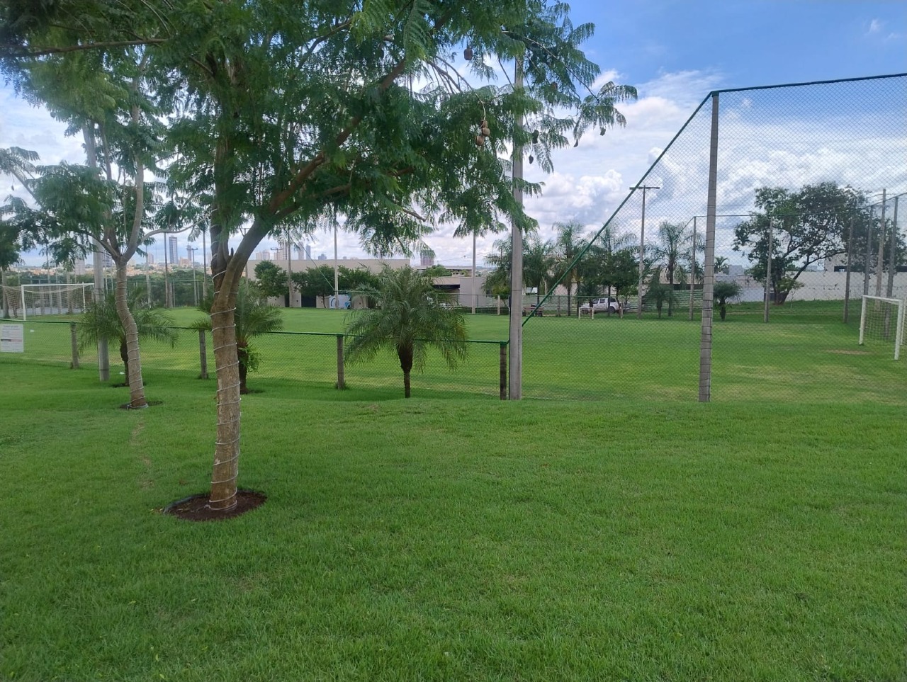 Lote em condomínio à venda no Condomínio do Bosque II: 