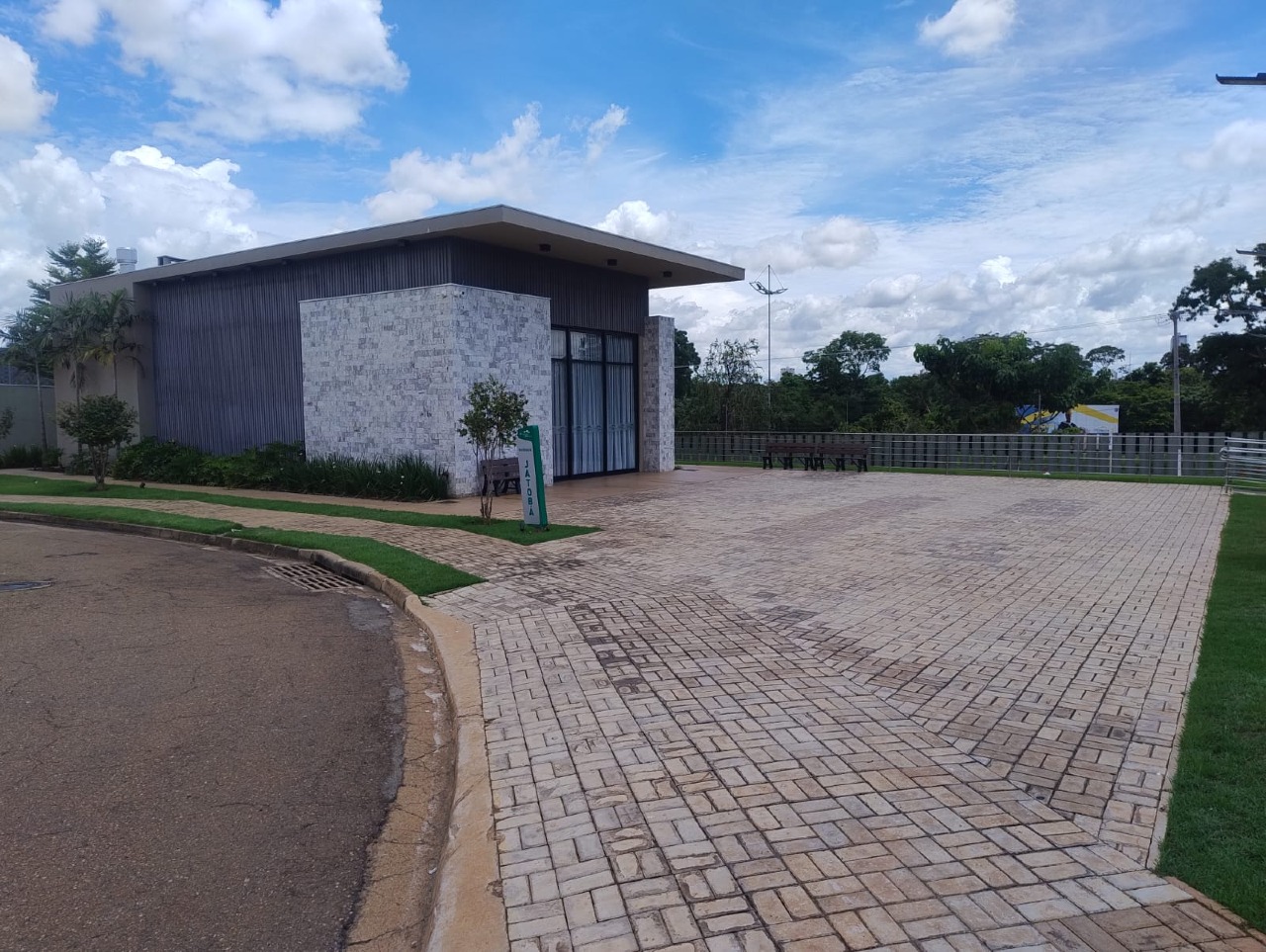 Lote em condomínio à venda no Condomínio do Bosque II: 