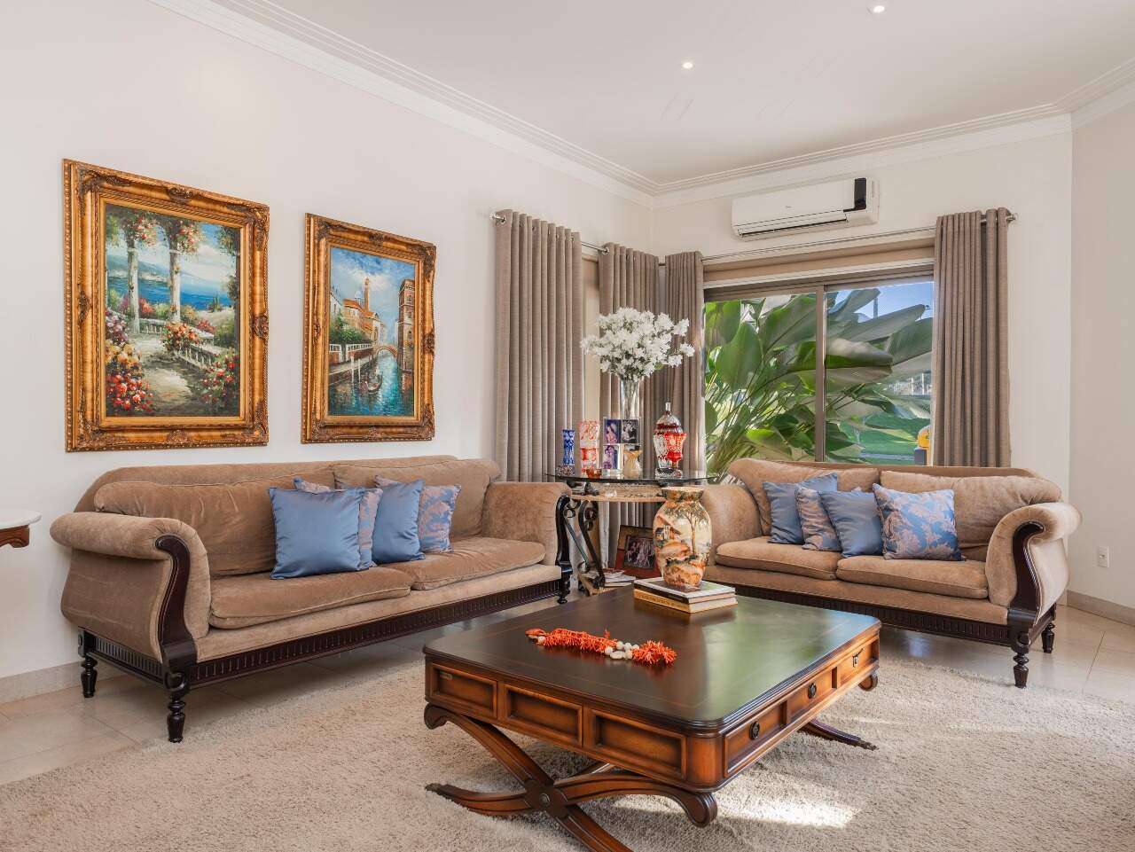 Casa à venda no Vila Goulart: sala de estar