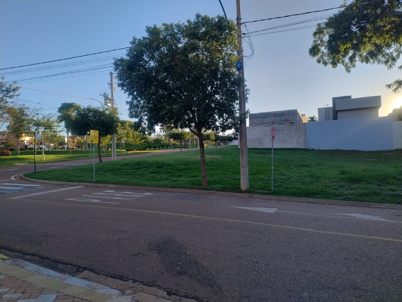 Lote em condomínio à venda no Condomínio do Bosque II: 