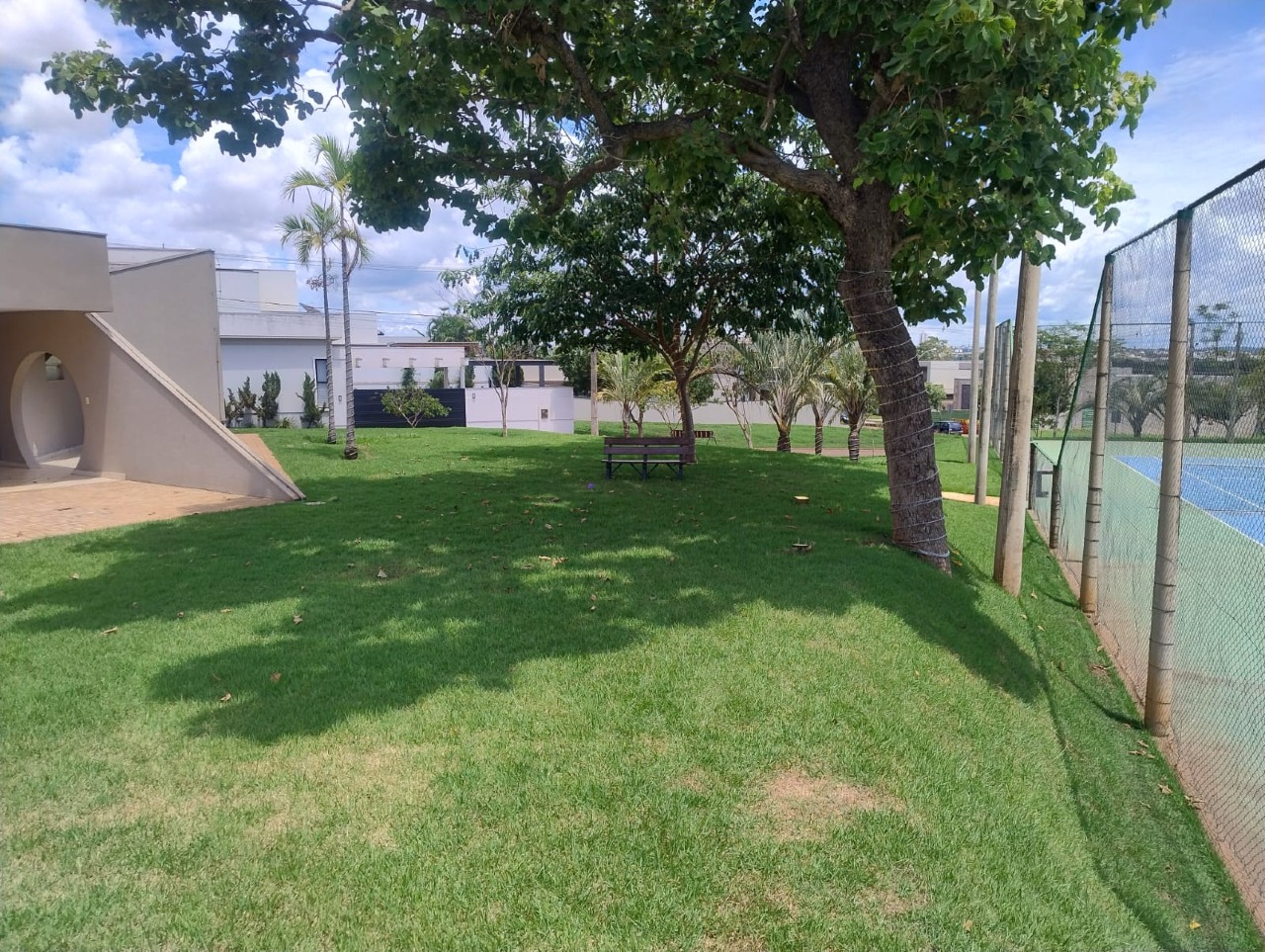 Lote em condomínio à venda no Condomínio do Bosque II: 