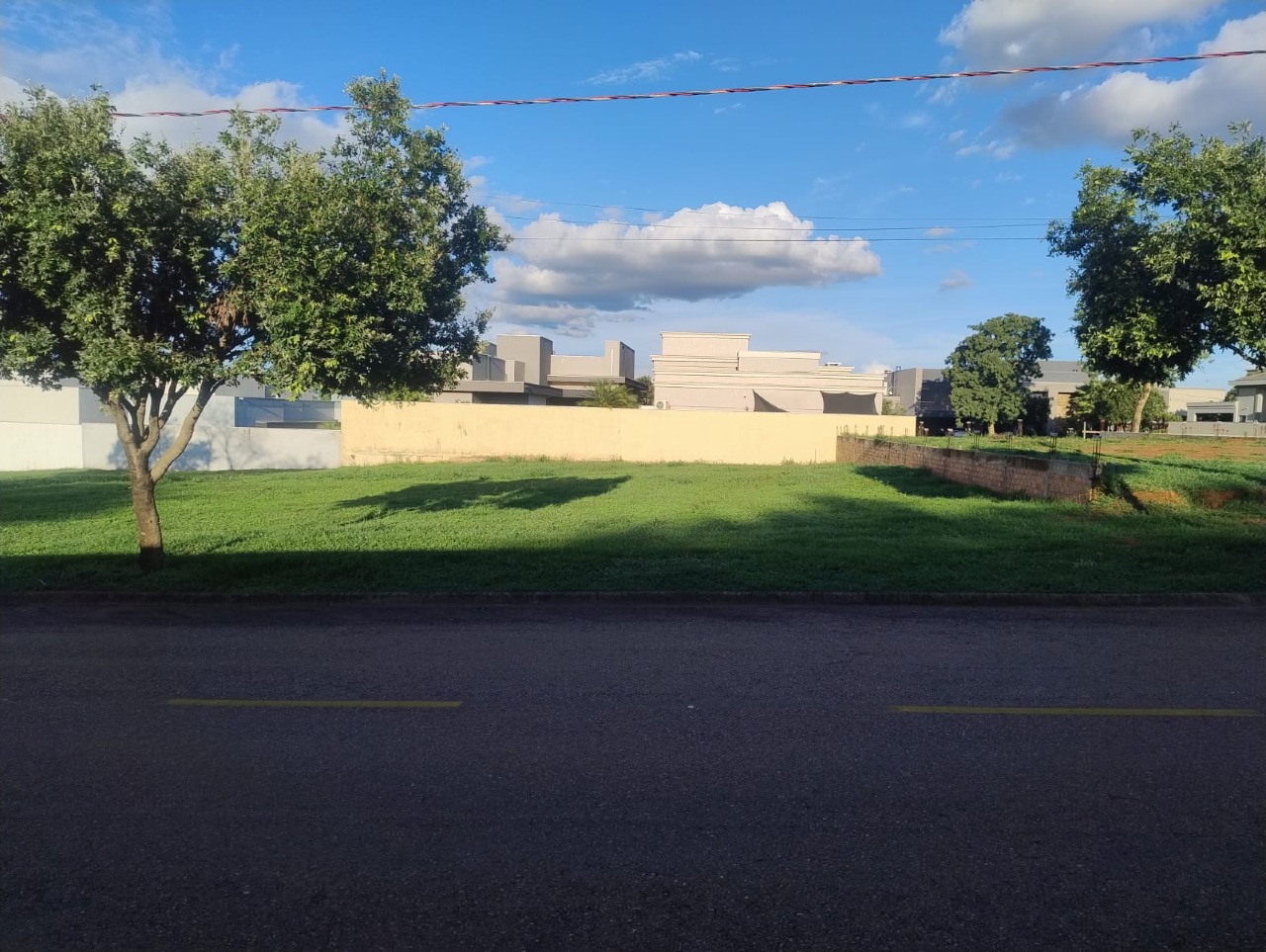 Lote em condomínio à venda no Condomínio do Bosque II: 