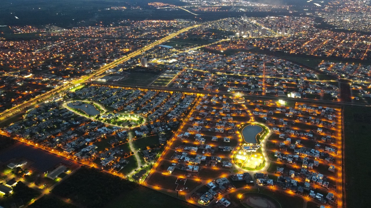 Lote em condomínio à venda no Jardim Royal Boulevard do Cerrado: 