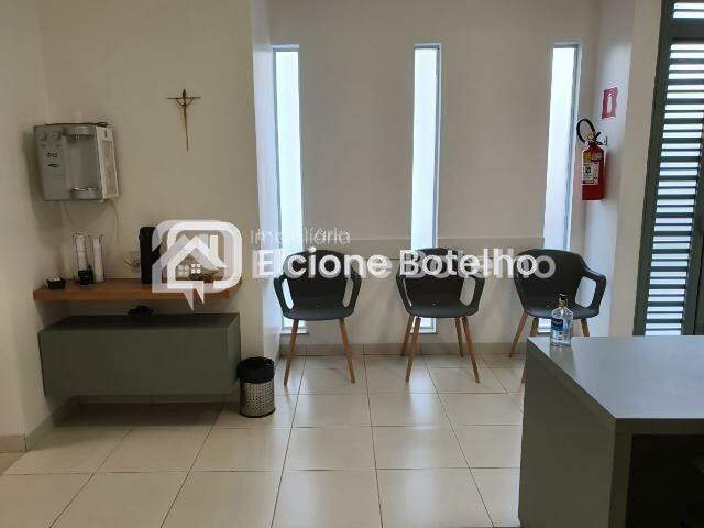 Casa Comercial para aluguel no OSVALDO REZENDE: 
