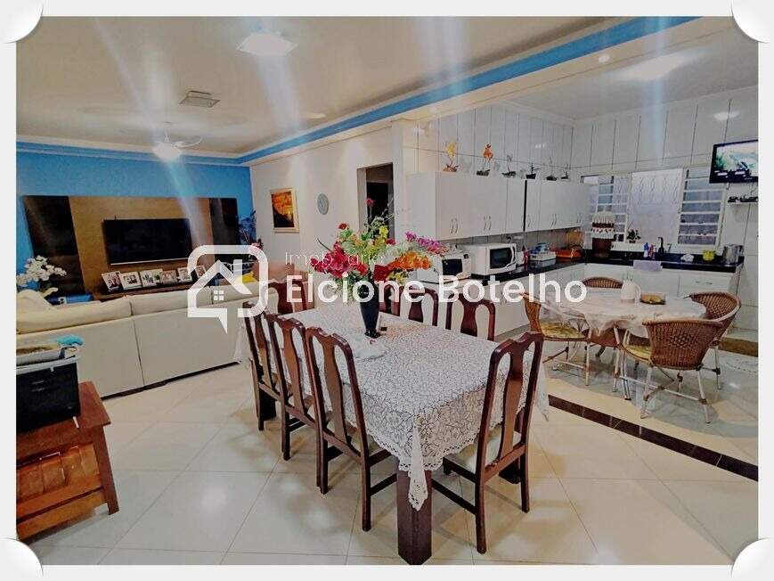 Casa à venda no SEGISMUNDO PEREIRA: 