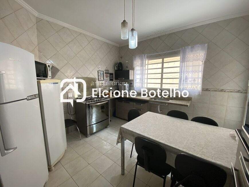 Casa à venda no JARDIM DAS PALMEIRAS: 