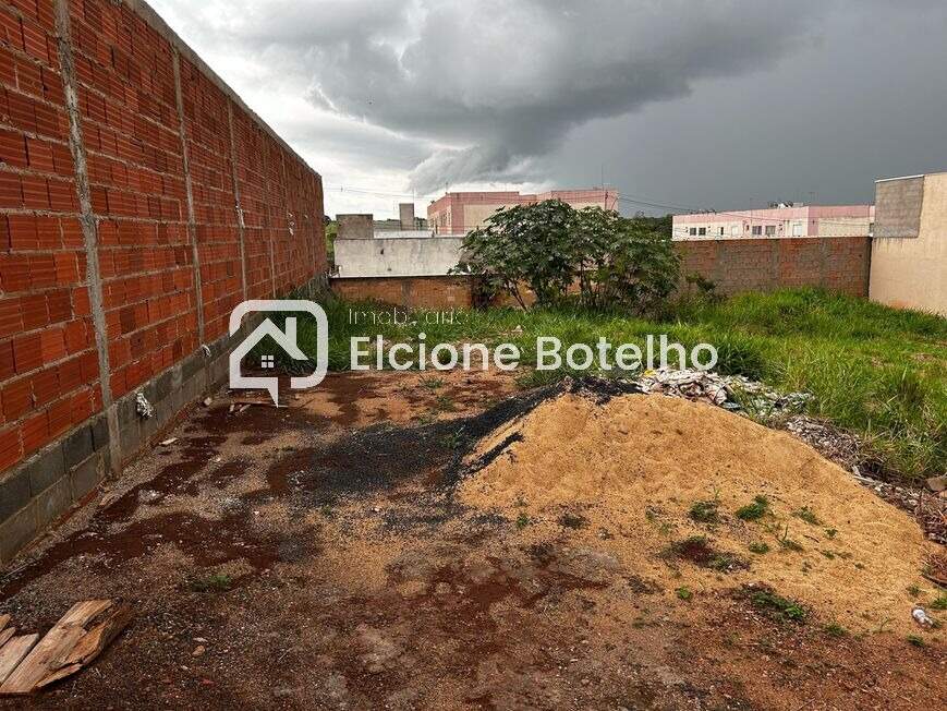 Terreno à venda no SHOPPING PARK: 