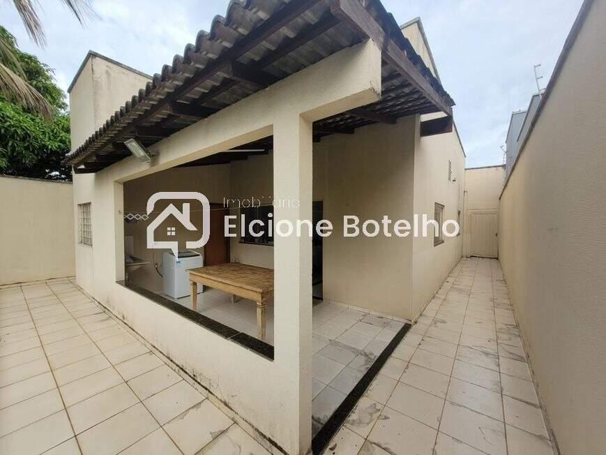 Casa à venda no SEGISMUNDO PEREIRA: 