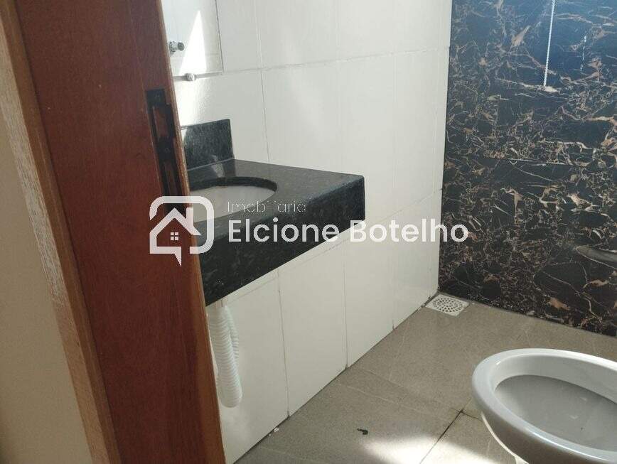 Casa à venda no LOTEAMENTO MONTE HEBRON: 