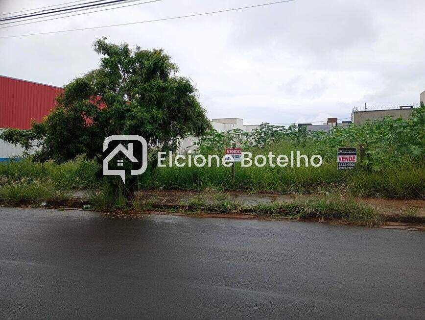 Terreno à venda no NOVO MUNDO: 