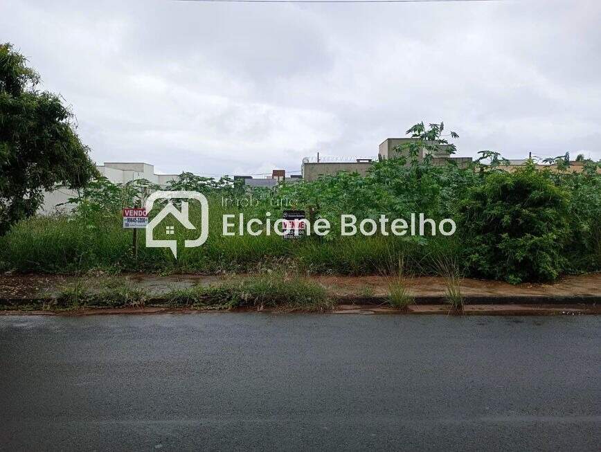 Terreno à venda no NOVO MUNDO: 