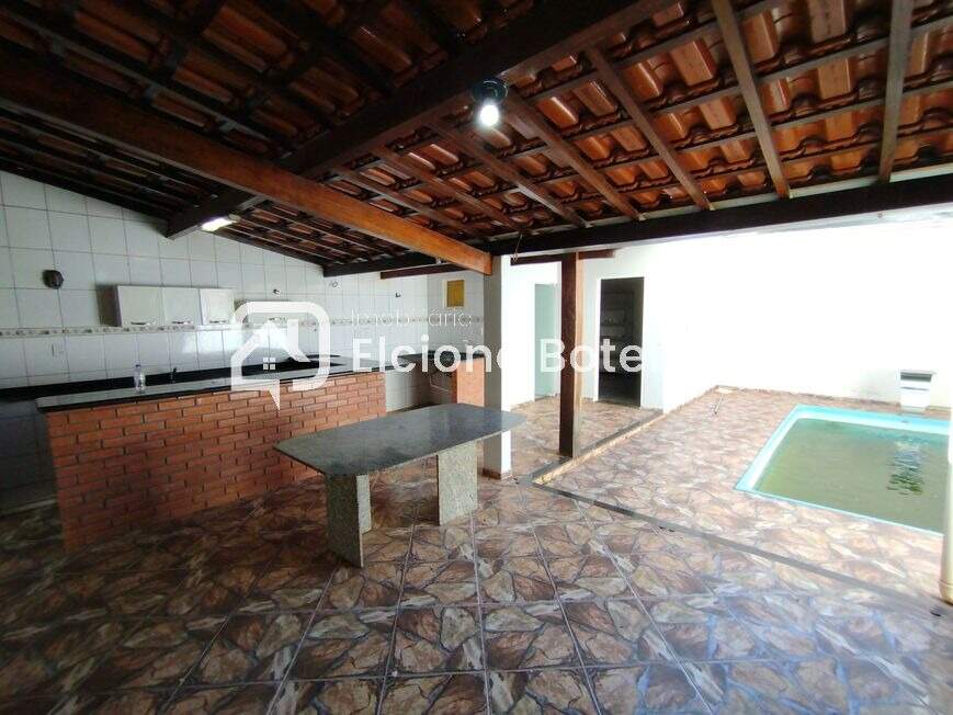 Casa à venda no SANTA MONICA: 